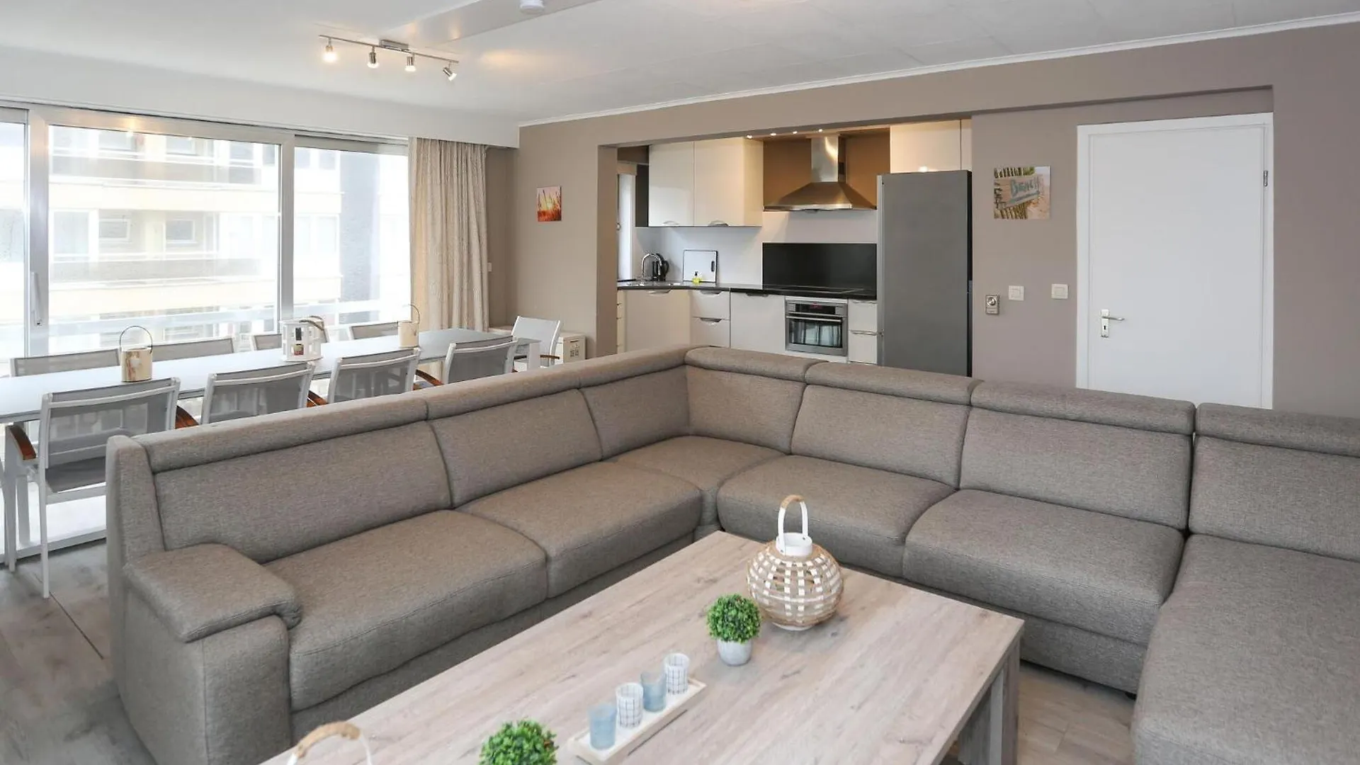Decuman Spacious Family Apartment In Middelkerke contacts